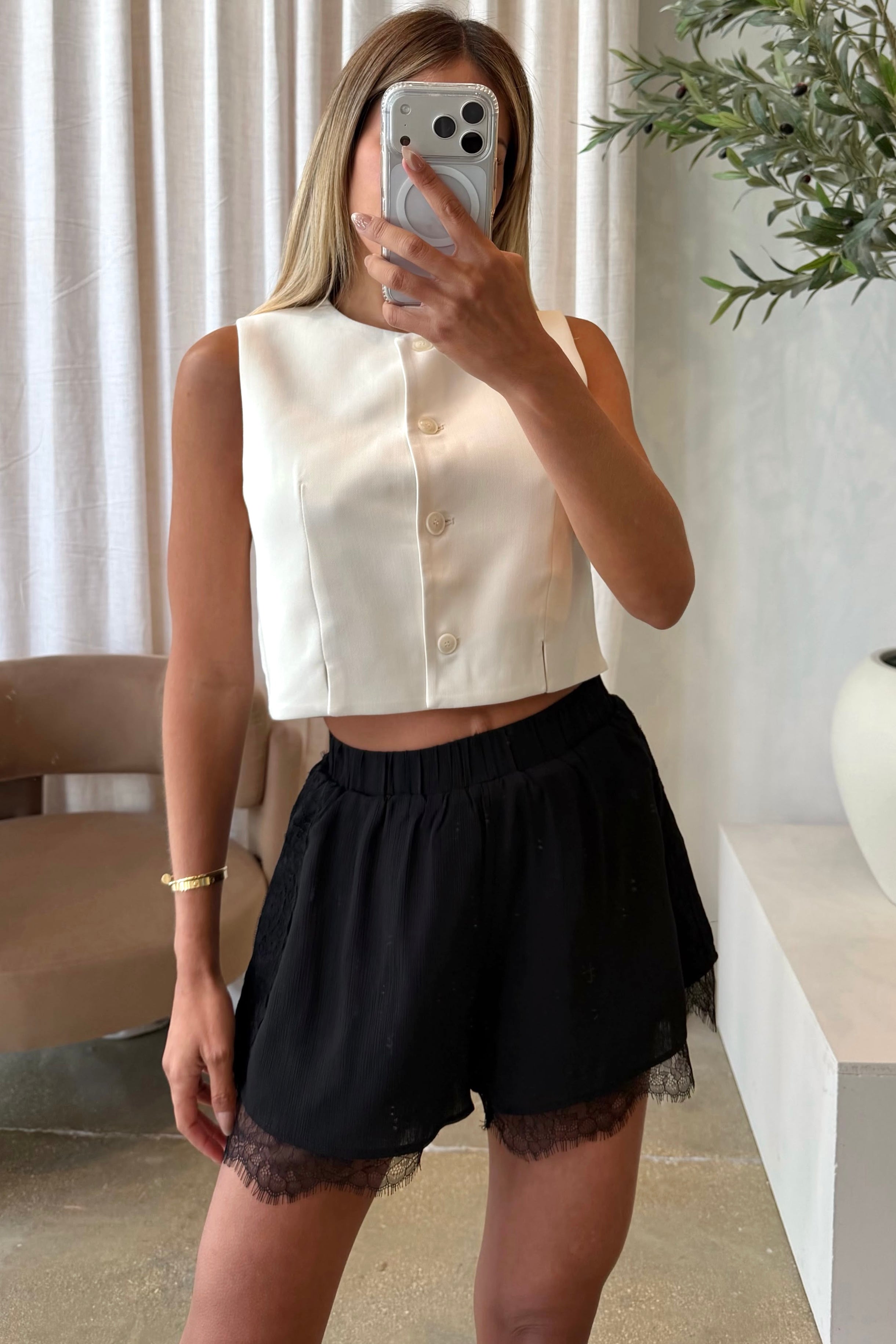 EVELISSE SHORTS