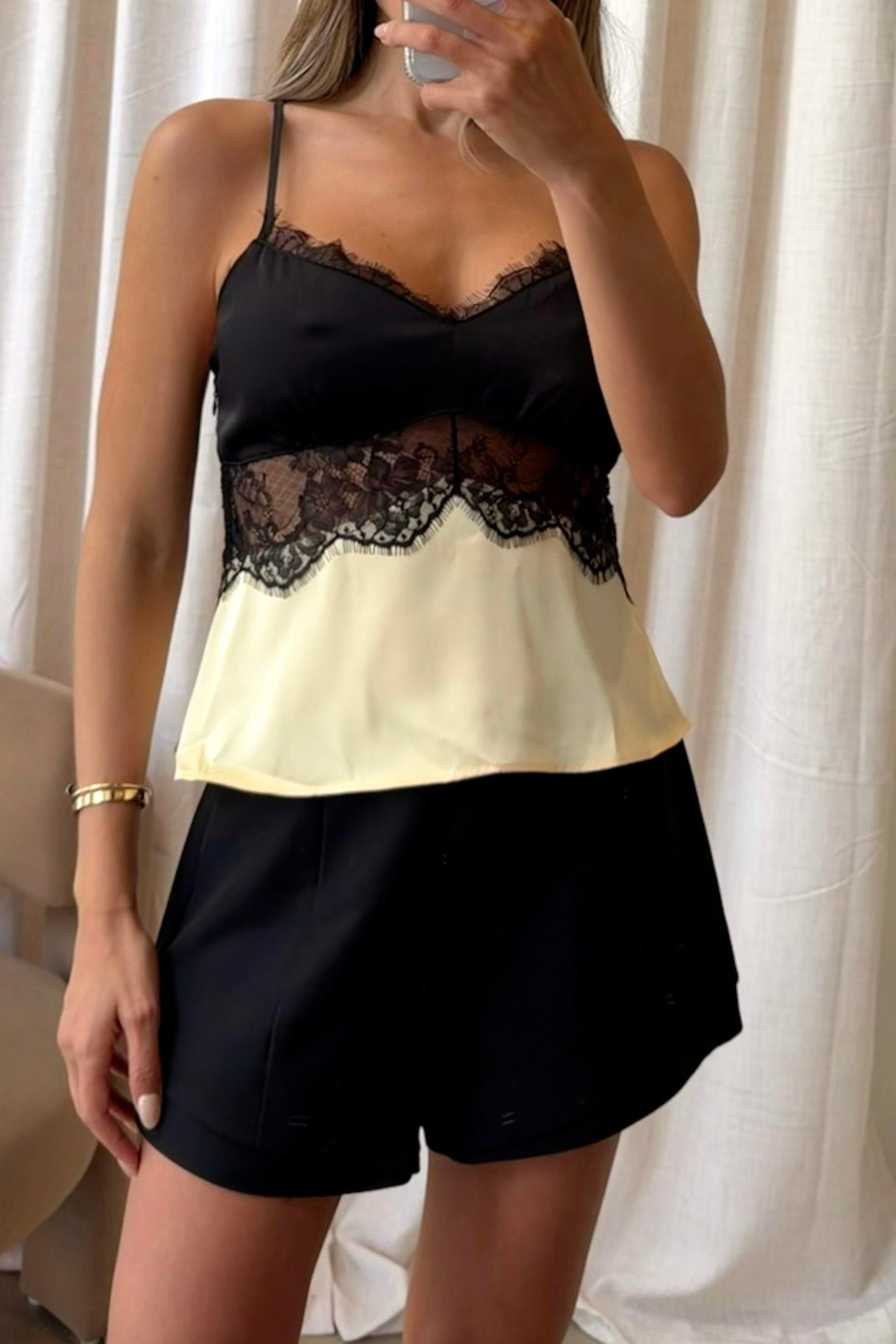 EVORIA SHORTS