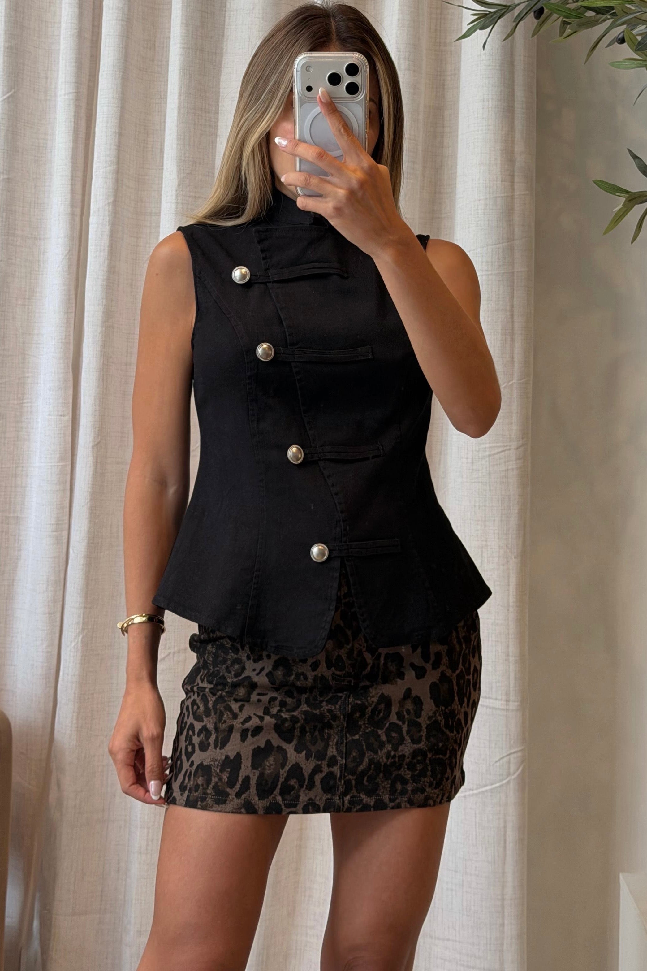 DANA TOP